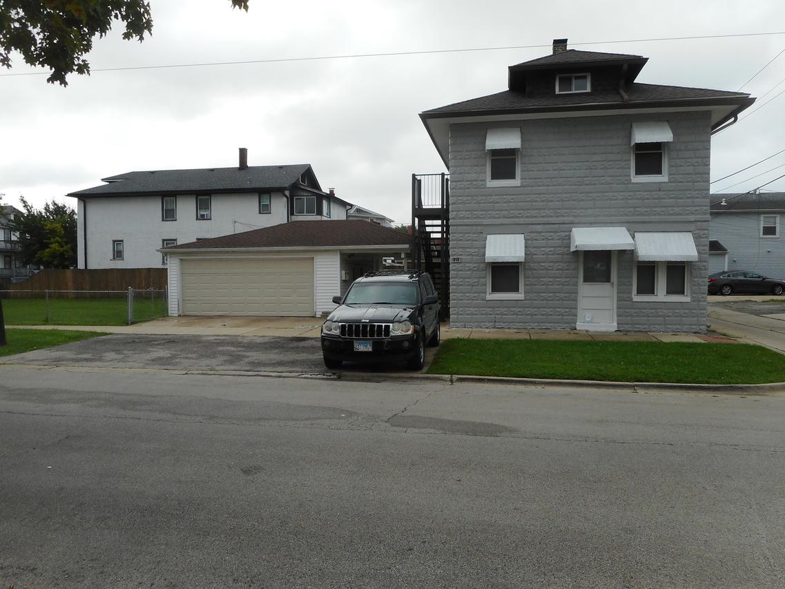 1218 N 22nd Ave., Melrose Park, IL 60160