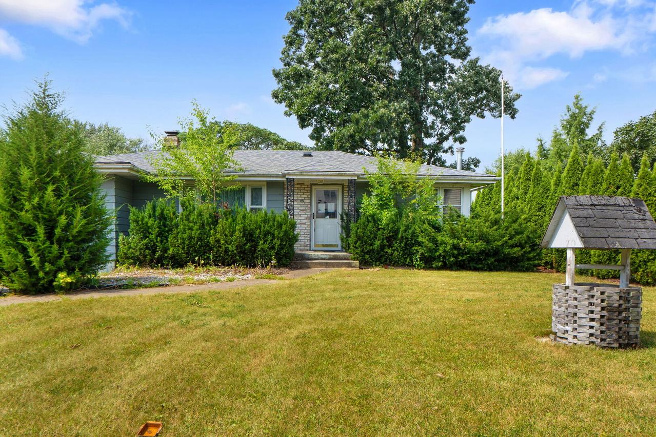 34906 N Augustana Ave., Ingleside, IL 60041