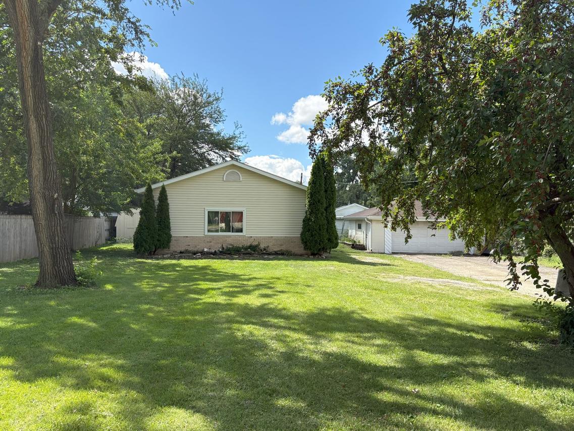 247 E North St., Lockport, IL 60441