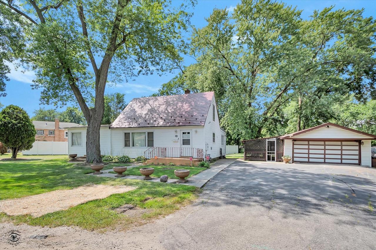 14504 Central Park Ave., Midlothian, IL 60445
