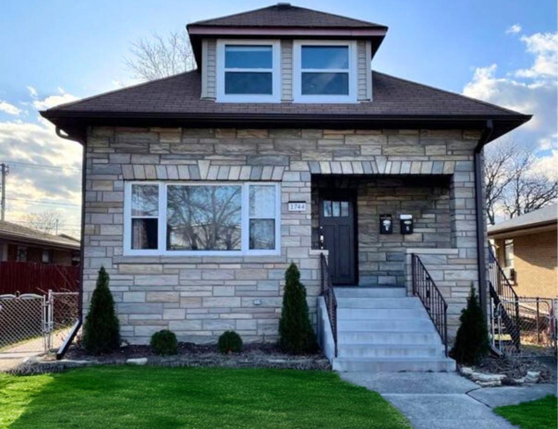 1744 Broadway St., Melrose Park, IL 60160