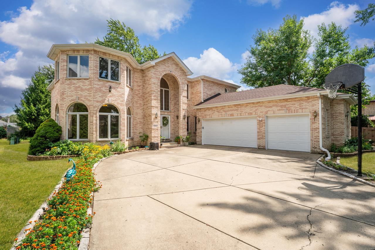 1007 Wildwood Ln., Mount Prospect, IL 60056