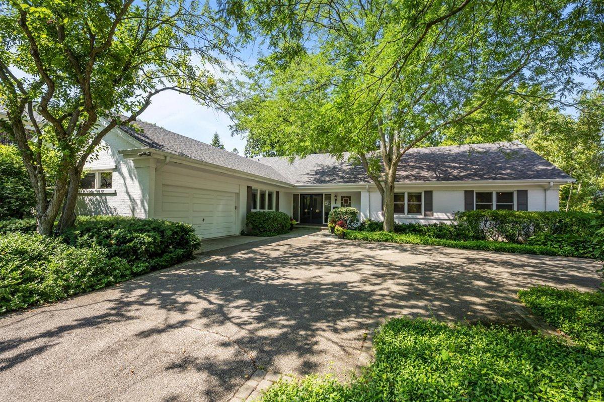 356 Sheridan Rd., Glencoe, IL 60022