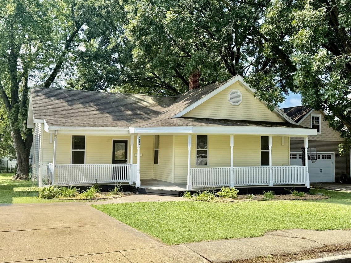 2116 1st St., Peru, IL 61354