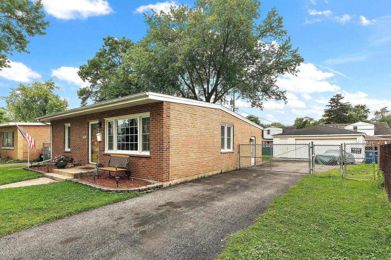 11534 S Lee Rd., Alsip, IL 60803