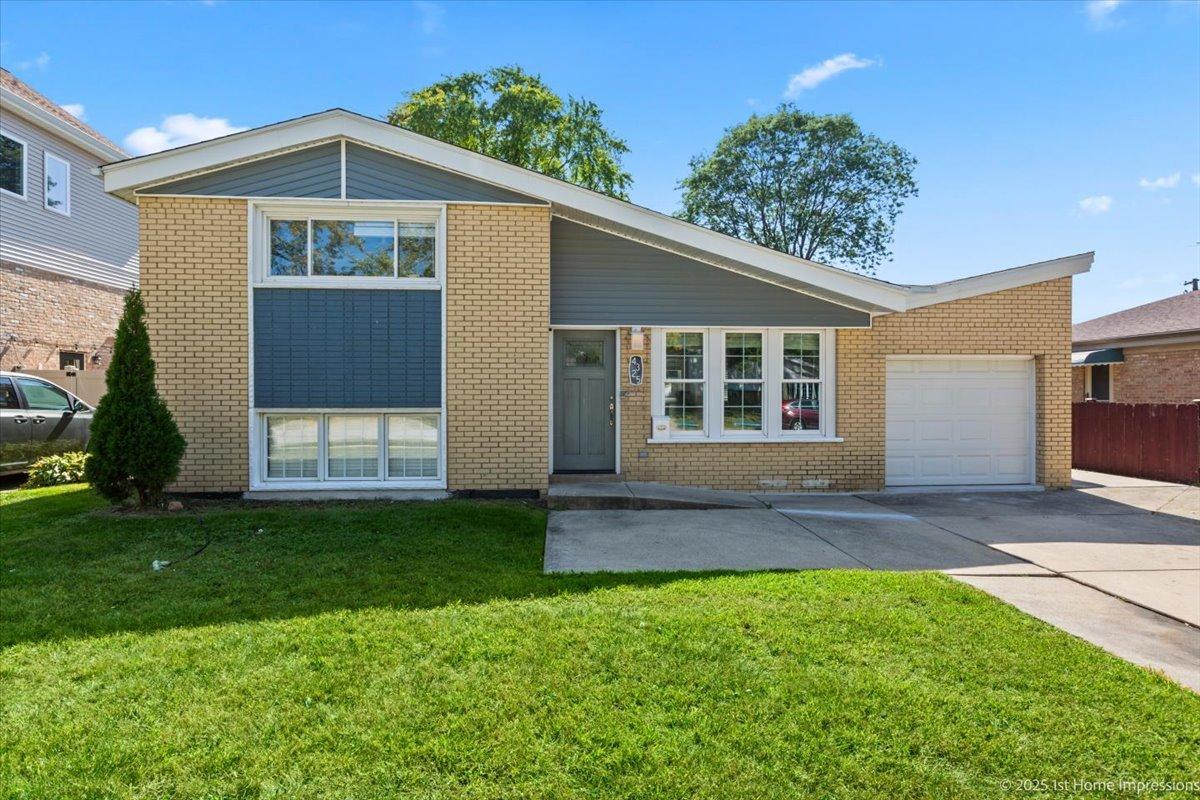 4325 Adeline Dr., Oak Lawn, IL 60453