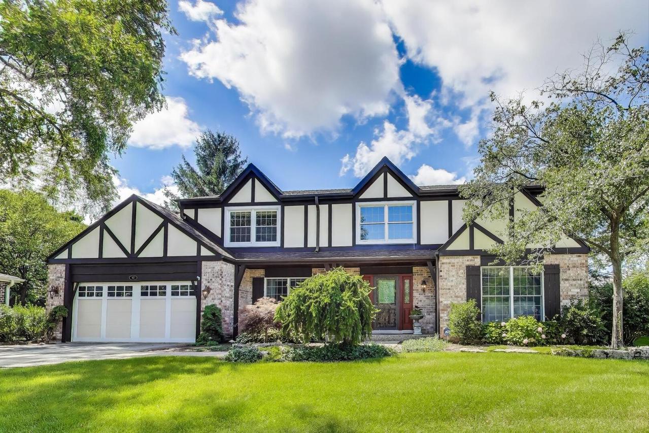 912 N Carlyle Ln., Arlington Heights, IL 60004