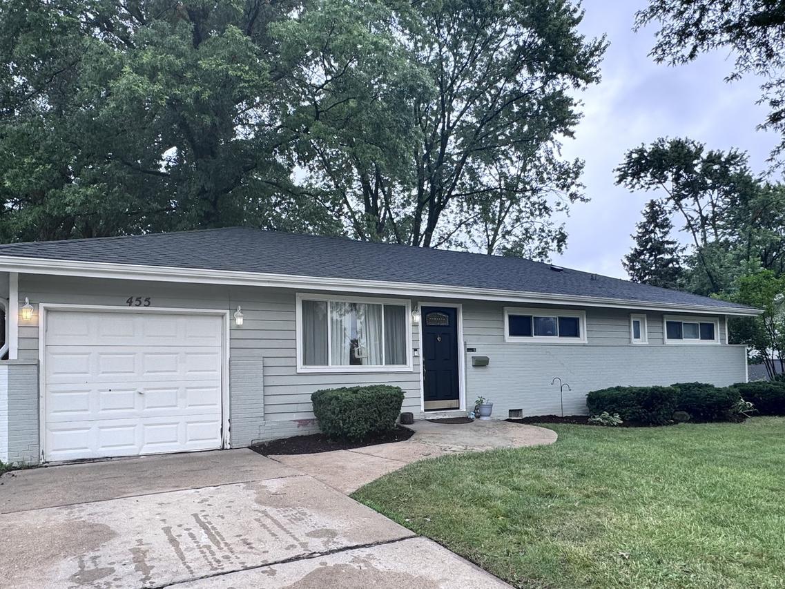455 Mohave St., Hoffman Estates, IL 60169
