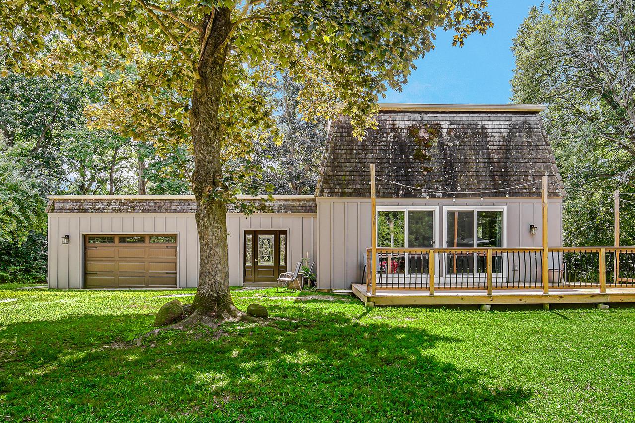 28327 N Lakeview Cir., Mchenry, IL 60051