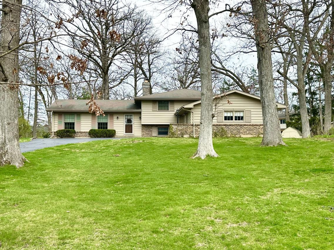 4608 North Ct., Crystal Lake, IL 60012