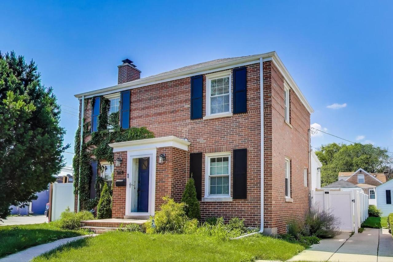 1614 N 76th Ave., Elmwood Park, IL 60707