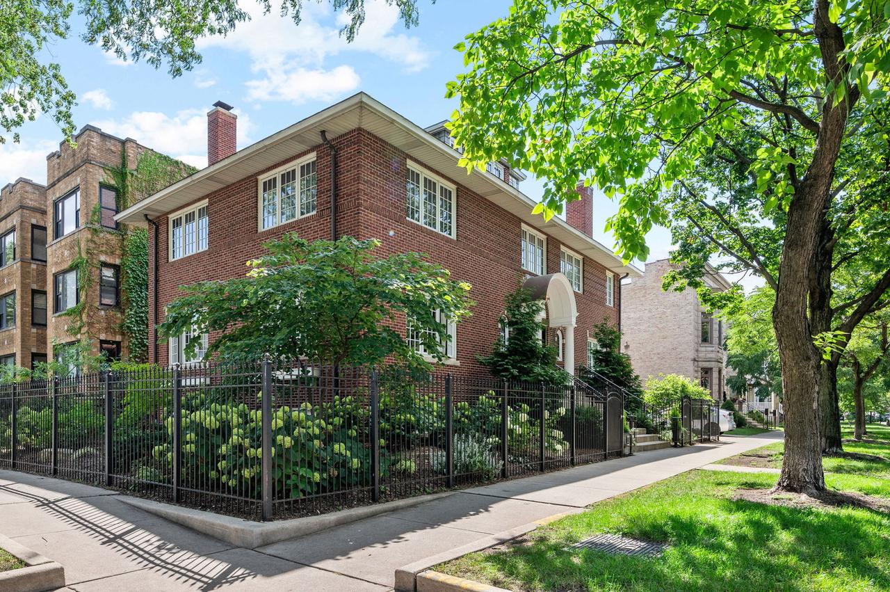 1705 W Leland Ave., Chicago, IL 60640