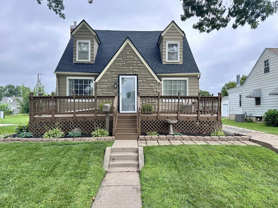 806 W 12th St., Sterling, IL 61081