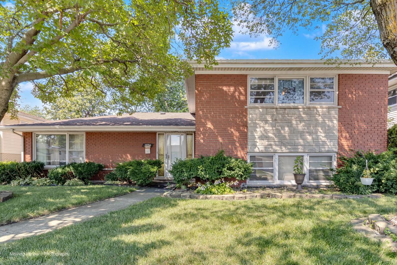 15354 Dobson Ave., South Holland, IL 60473