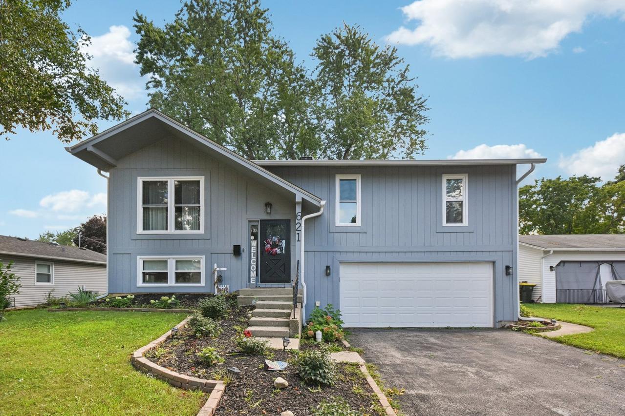 621 Alida Dr., Cary, IL 60013