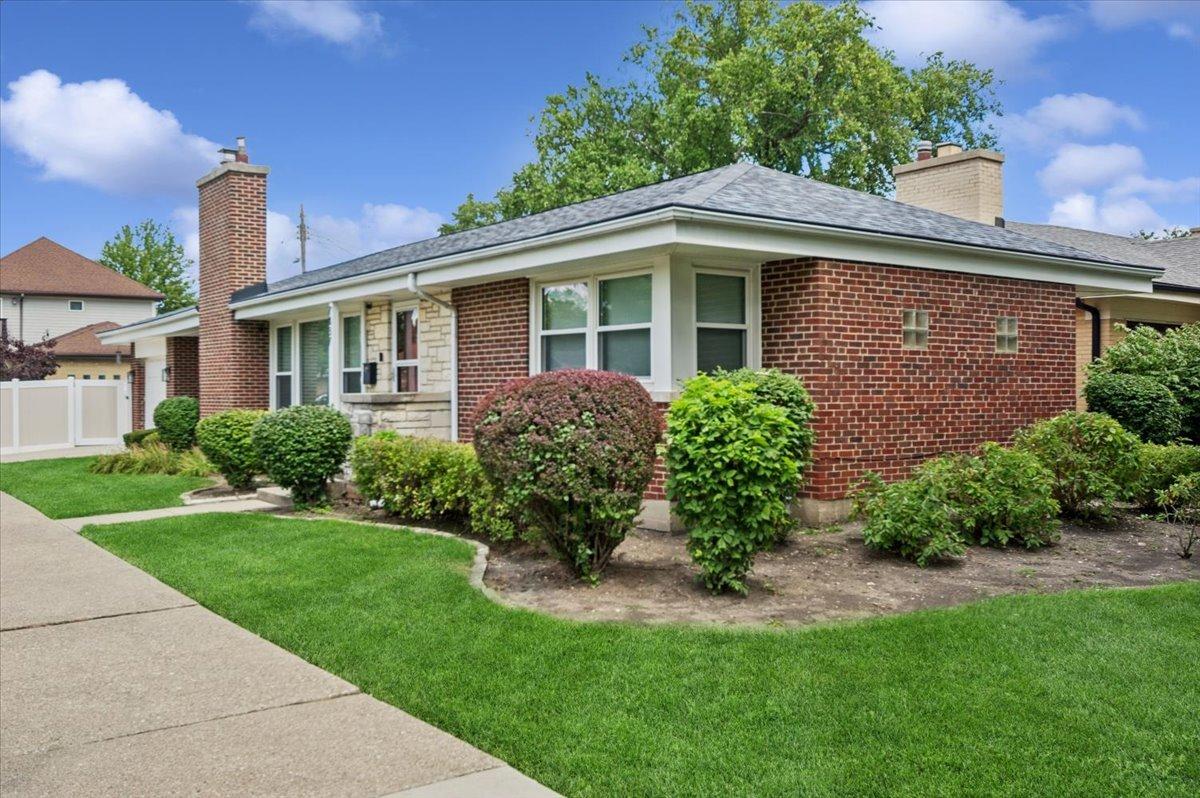 7437 N Ozark Ave., Chicago, IL 60631