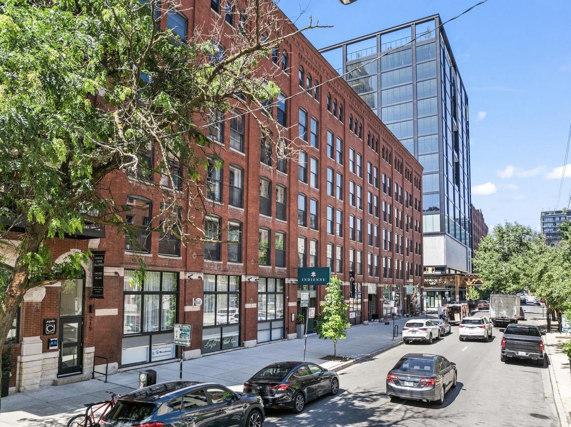 225 W Huron St. #301, Chicago, IL 60654