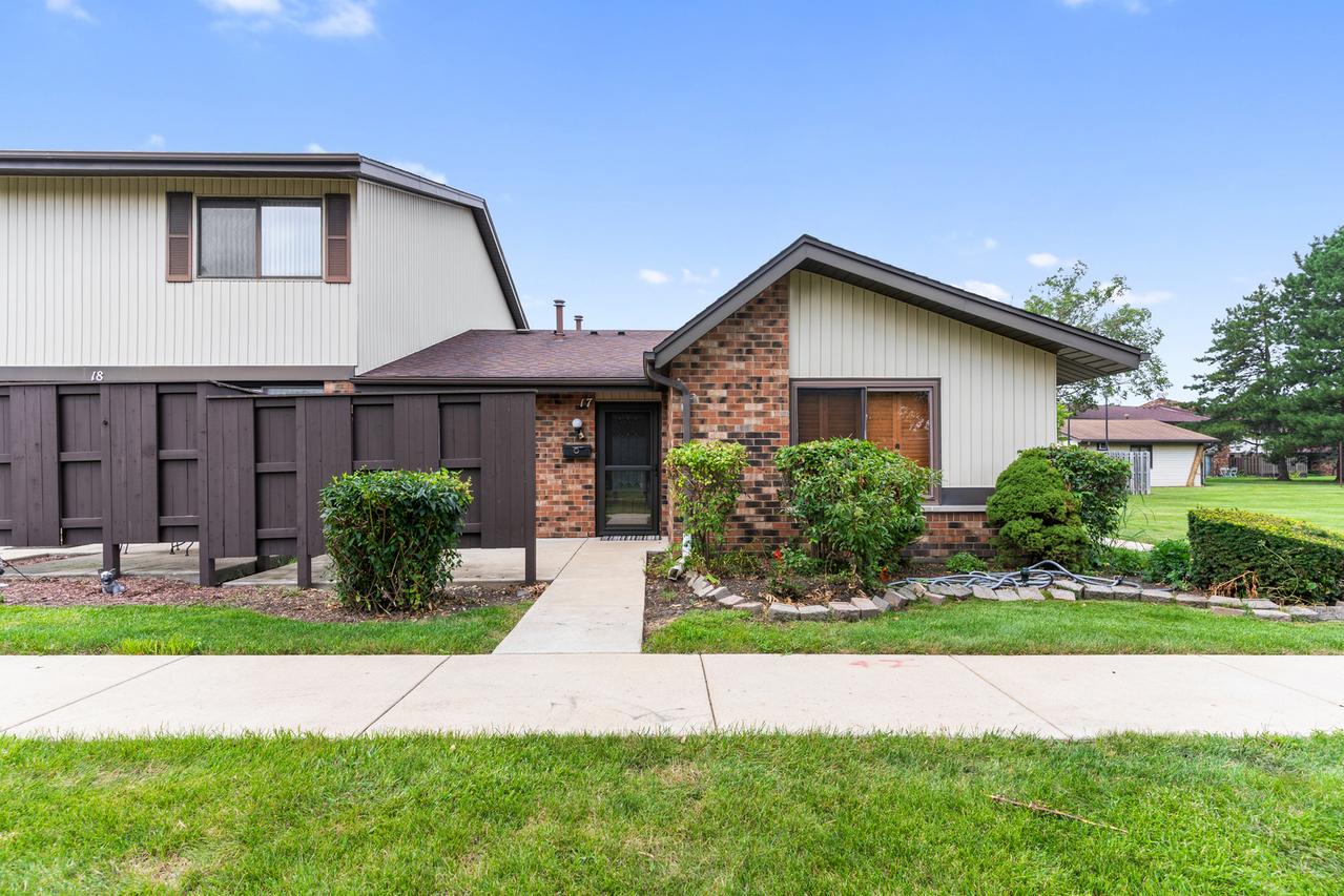17 Tower Ct., Downers Grove, IL 60516