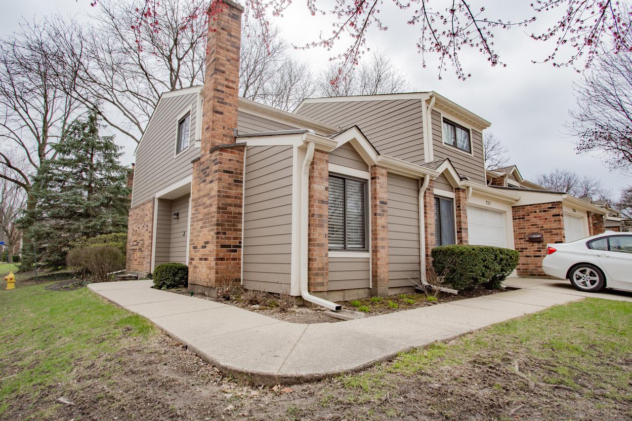 211 W Hanover Pl., Mount Prospect, IL 60056