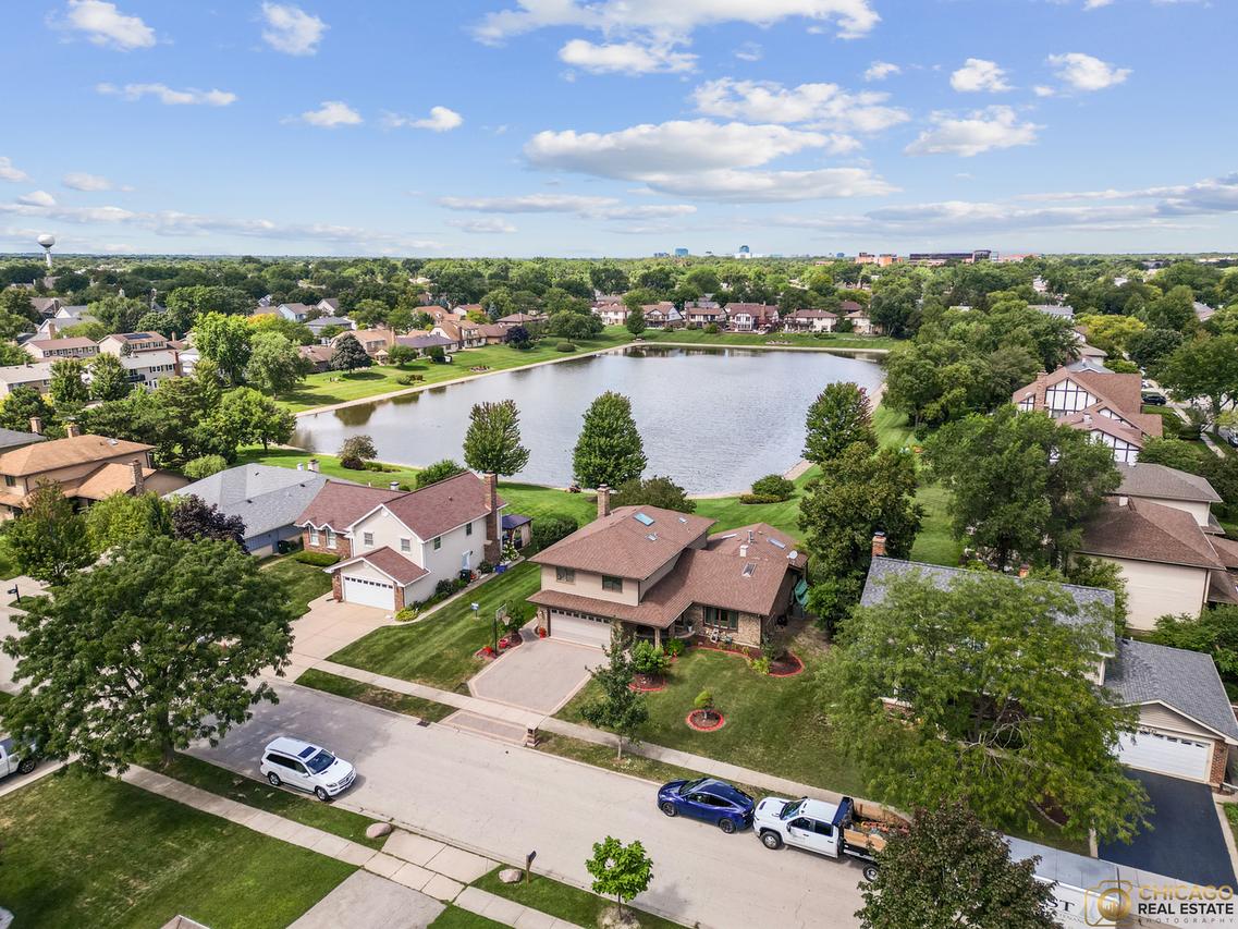 538 Northport Dr., Elk Grove Village, IL 60007