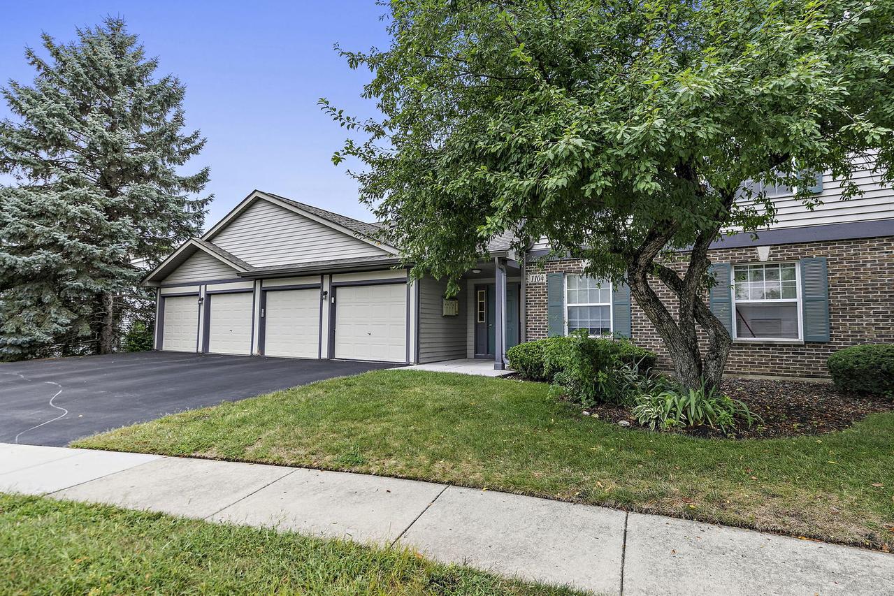 1104 Yorkshire Ct. #A, Elgin, IL 60120