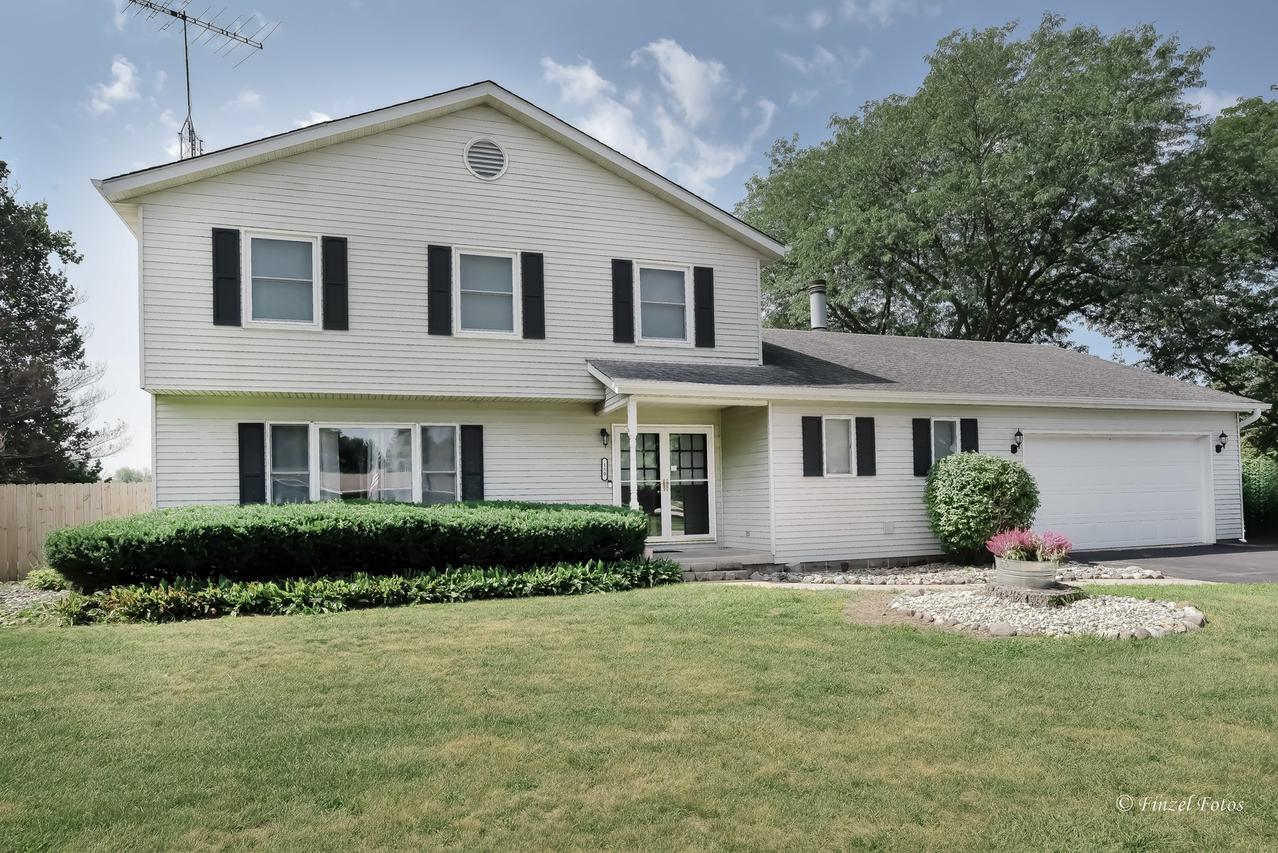 150 W Carol Ave., Cortland, IL 60112