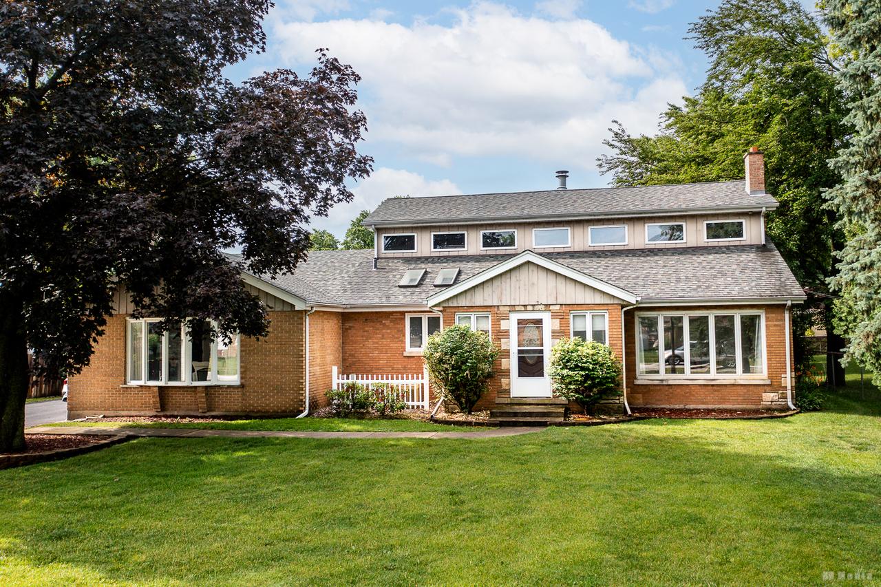 5821 W 127th St., Palos Heights, IL 60463