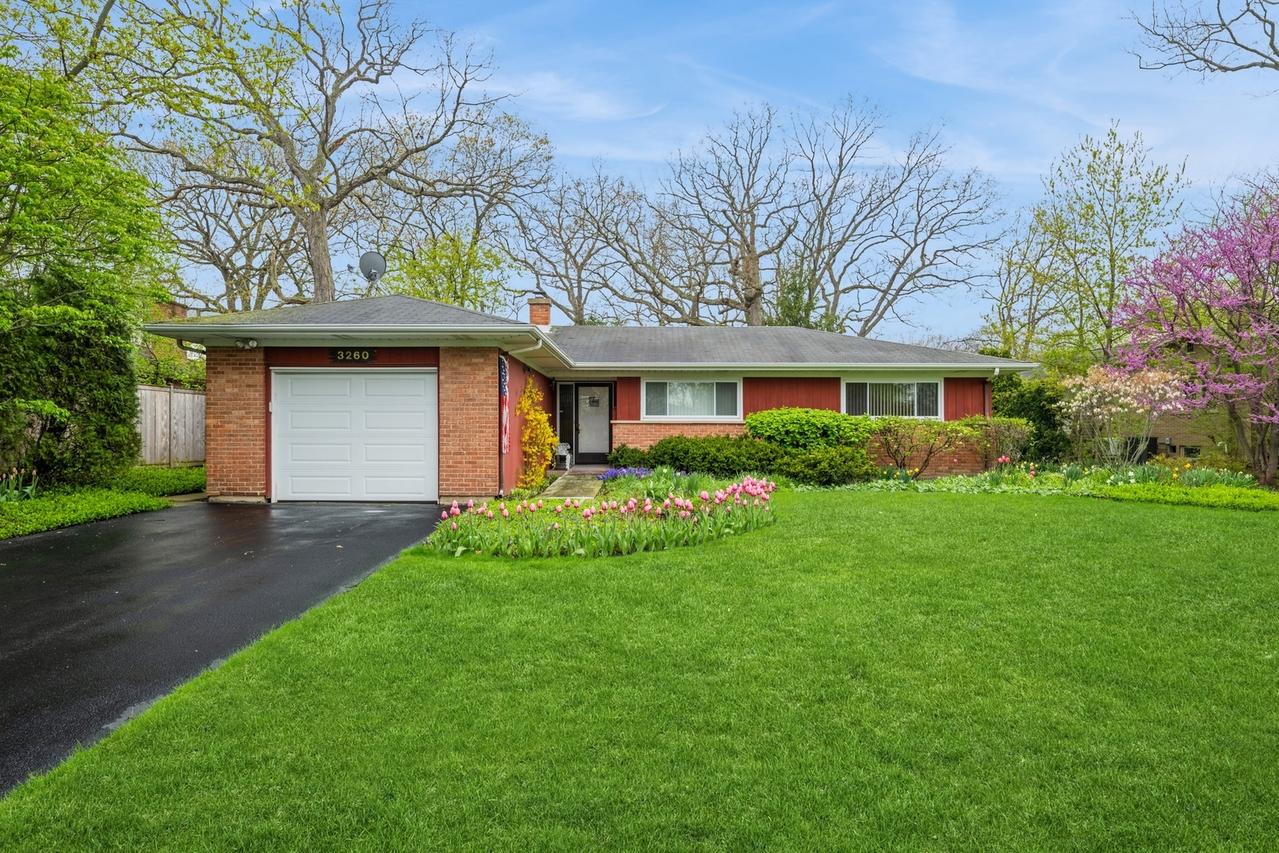 3260 Western Ave., Highland Park, IL 60035