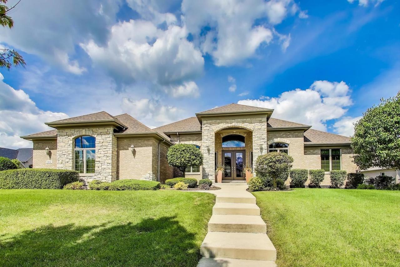 8132 Pickens Dr., Orland Park, IL 60462