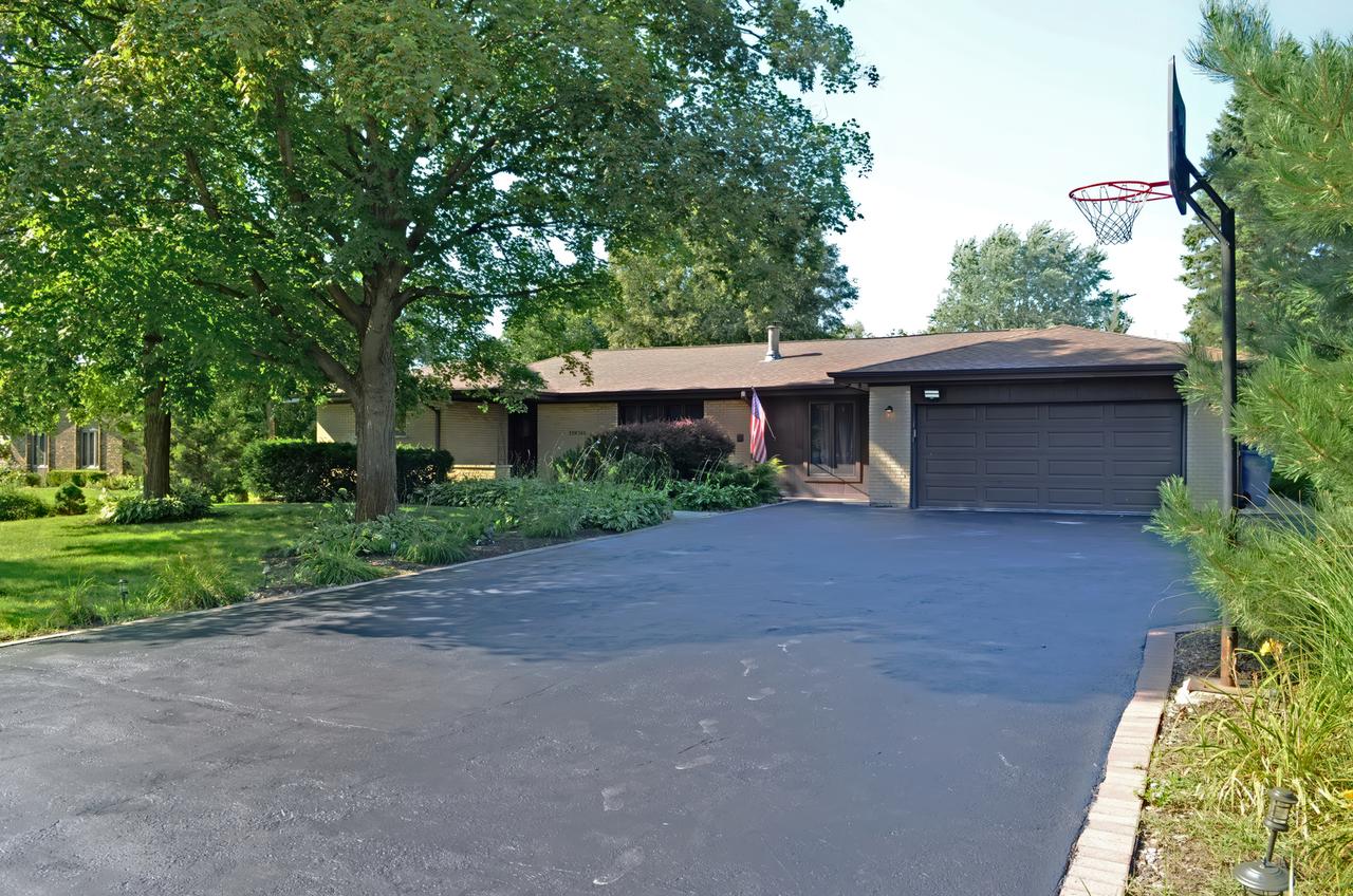 22W368 Glendale Ter., Medinah, IL 60157