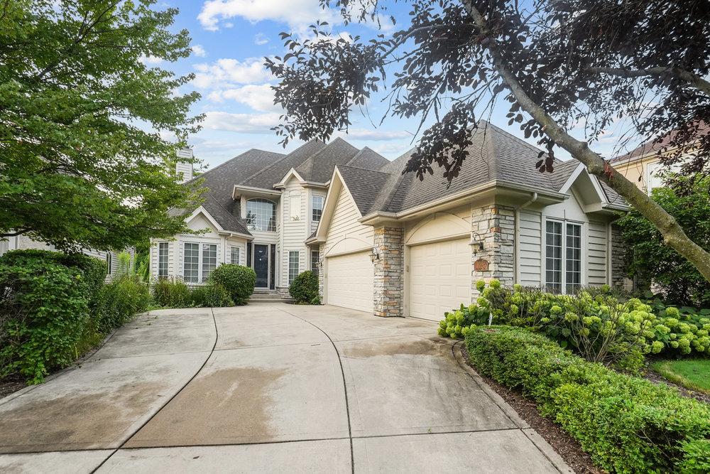 3592 Scottsdale Cir., Naperville, IL 60564