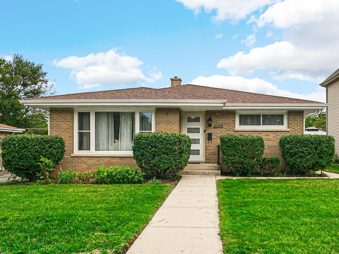 1808 Oakland Ave., Crest Hill, IL 60403