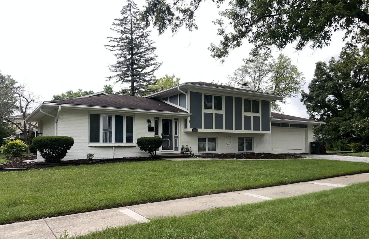 1115 Birch Rd., Homewood, IL 60430