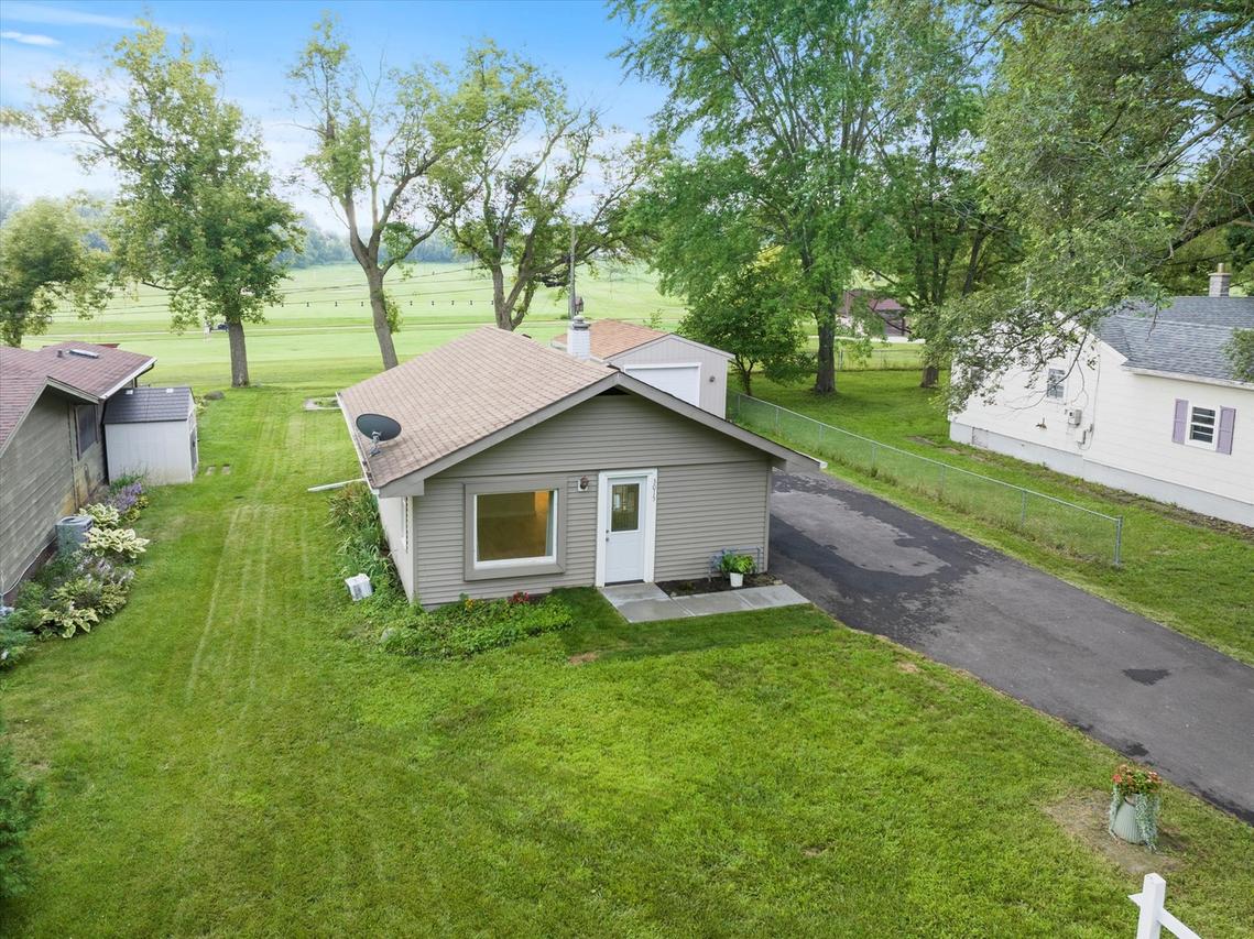3015 Virginia Ave., Mchenry, IL 60050