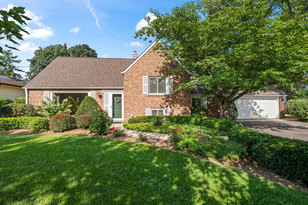 306 N Wheeling Rd., Prospect Heights, IL 60070