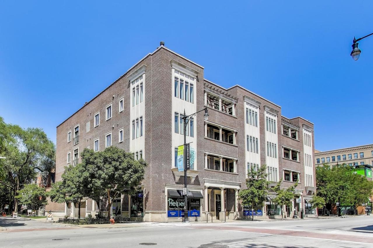 2401 N Janssen Ave. #402, Chicago, IL 60614