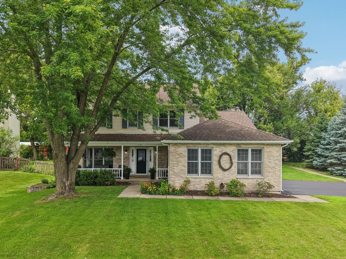 2101 Red Barn Ct., Woodstock, IL 60098