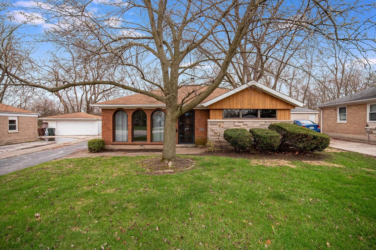 329 Indianwood Blvd., Park Forest, IL 60466