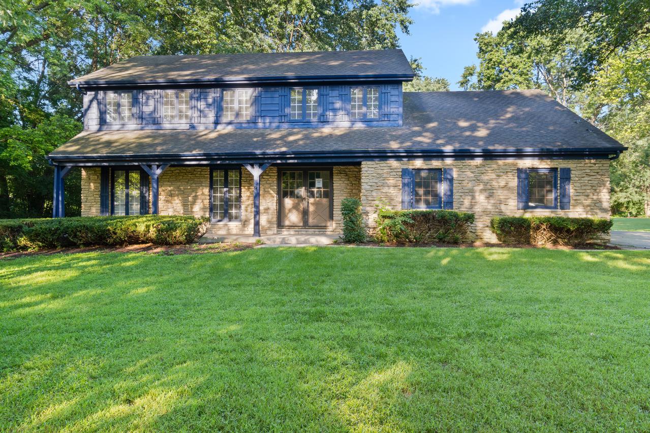 5N400 Fence Rail Ct., St. Charles, IL 60175