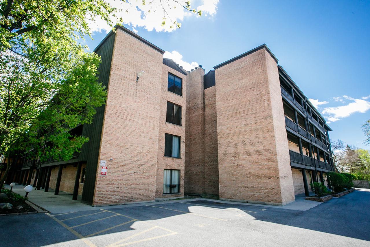 460 N Main St. #N406A, Wauconda, IL 60084