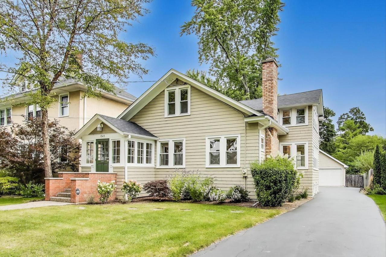 1345 Saint Johns Ave., Highland Park, IL 60035