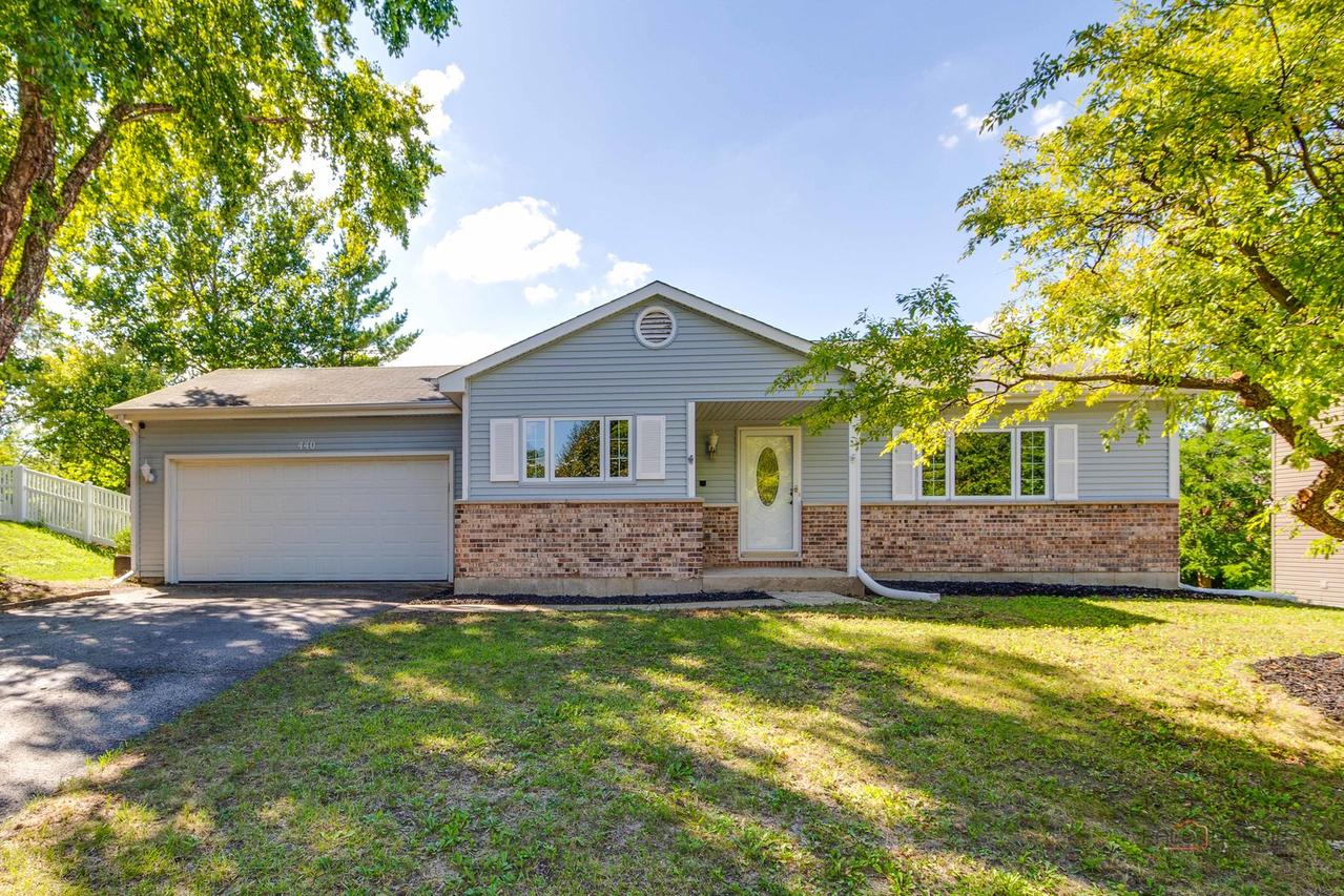 440 W Parkview Ter., Algonquin, IL 60102