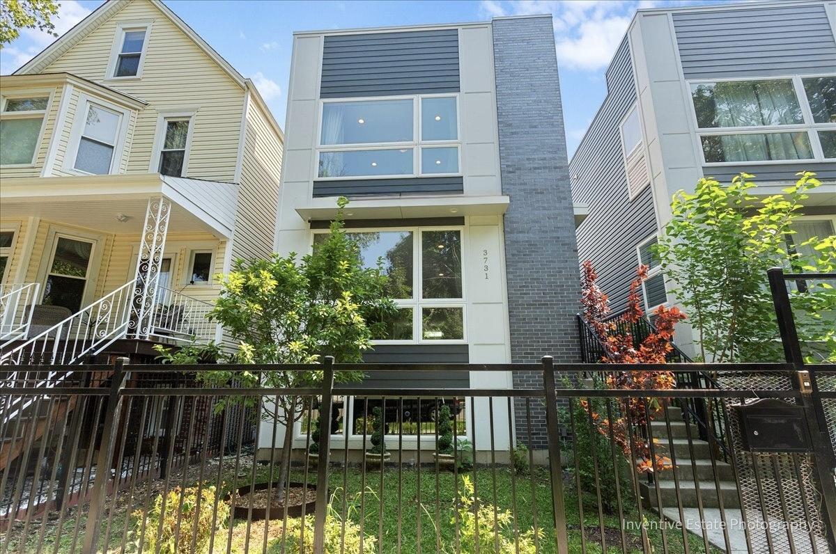 3731 W Lyndale St., Chicago, IL 60647
