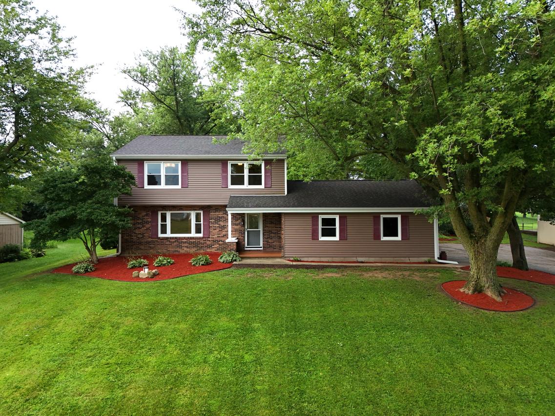 24049 Hillcrest Dr., Sterling, IL 61081