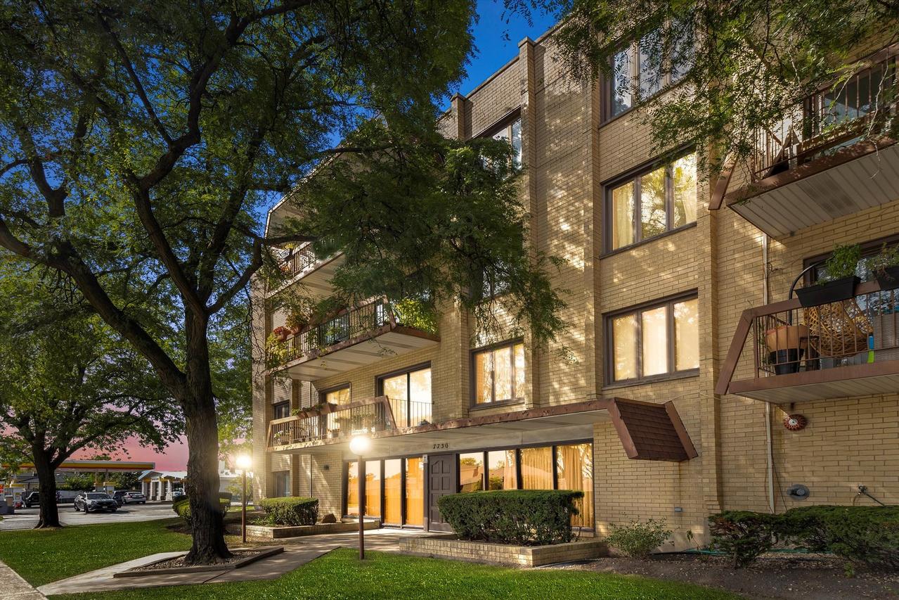 7730 Dempster St. #304, Morton Grove, IL 60053
