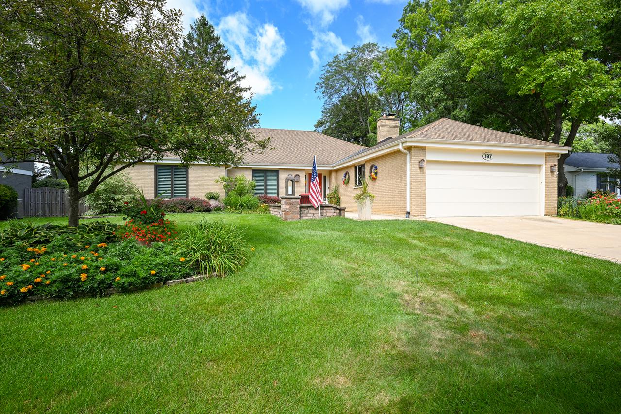 187 E Thompson Dr., Wheaton, IL 60189