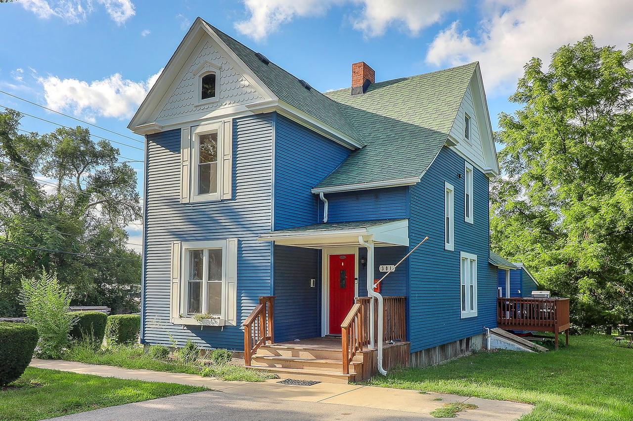 301 E Van Emmon St., Yorkville, IL 60560