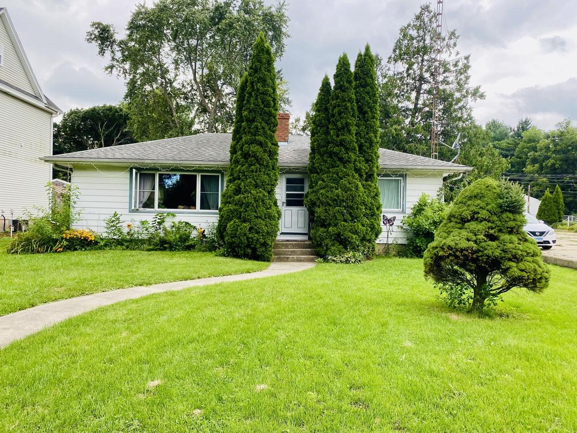 1050 Lincoln Hwy., Rochelle, IL 61068