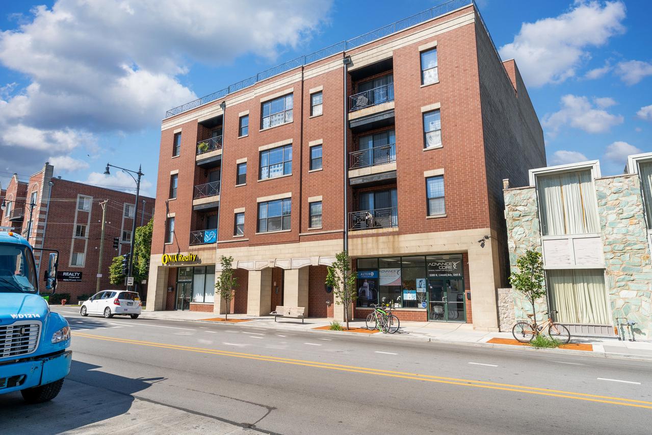 5300 N Lincoln Ave. #4B, Chicago, IL 60625
