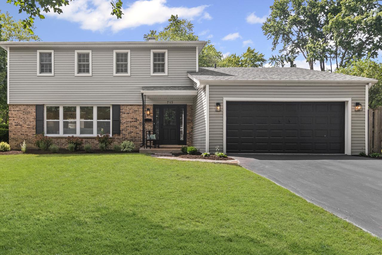 715 S Dymond Rd., Libertyville, IL 60048